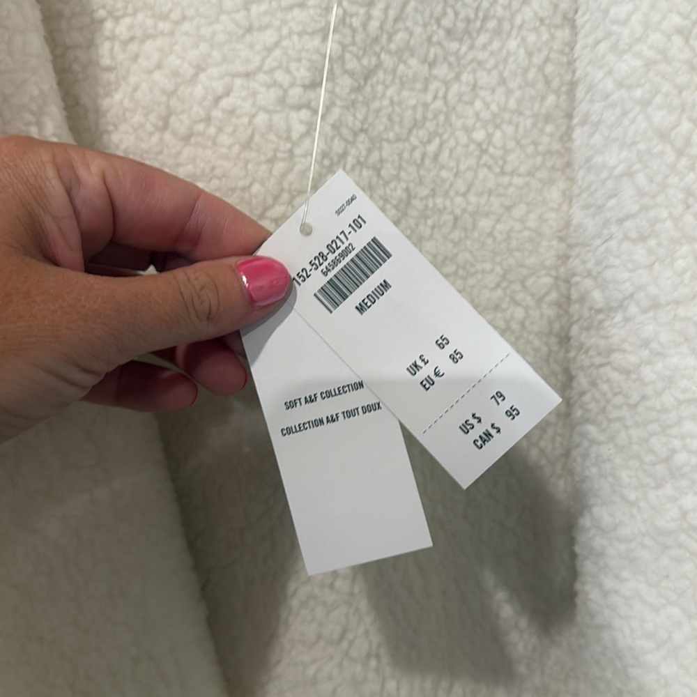 Abercrombie & Fitch NWT Soft A&F cream open face jacket, medium - Picture 4 of 9